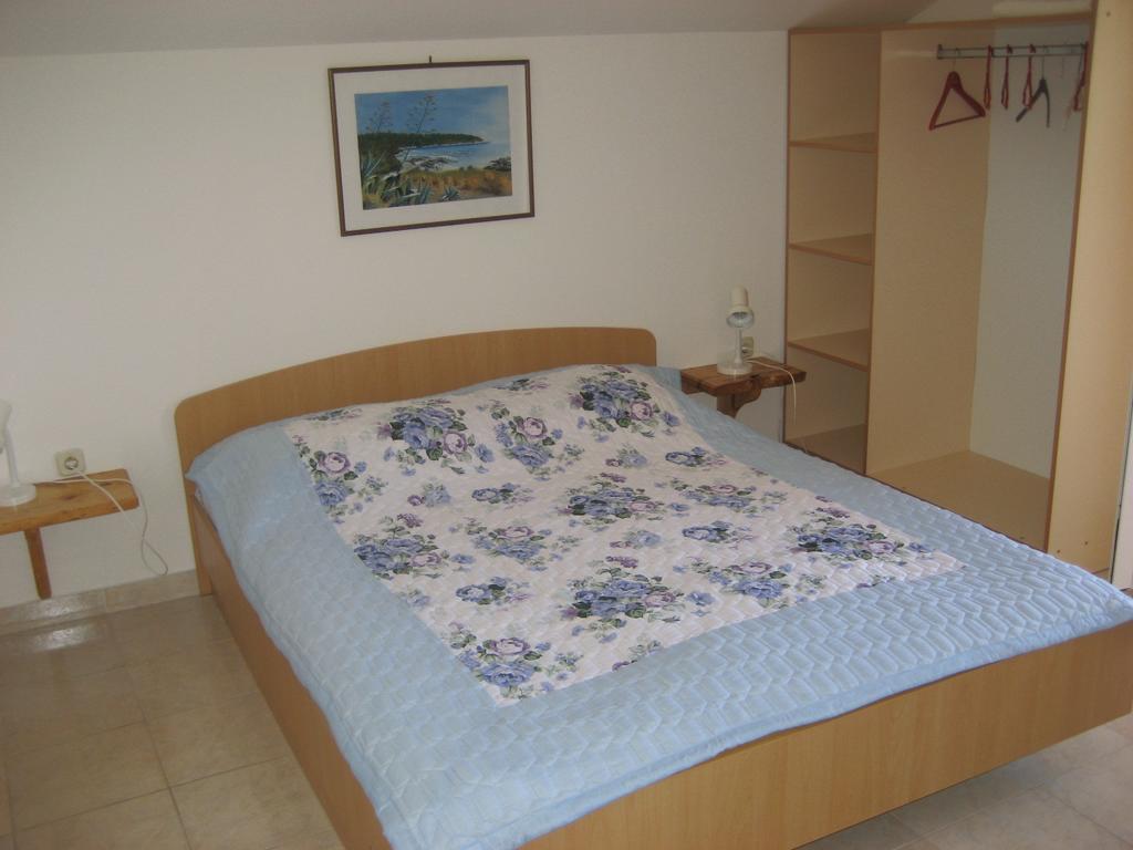 Apartments Katica Lumbarda Szoba fotó