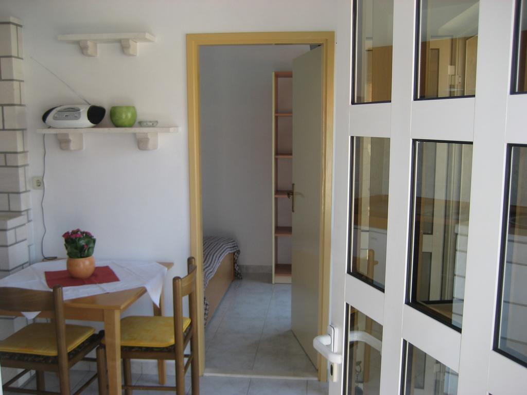 Apartments Katica Lumbarda Szoba fotó