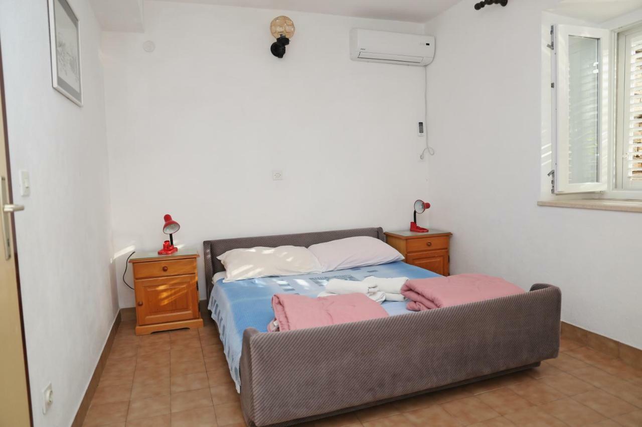 Apartments Katica Lumbarda Kültér fotó