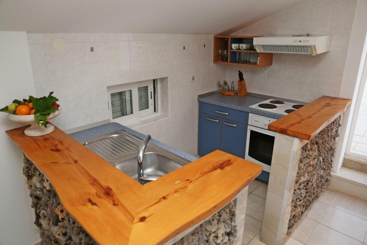 Apartments Katica Lumbarda Kültér fotó