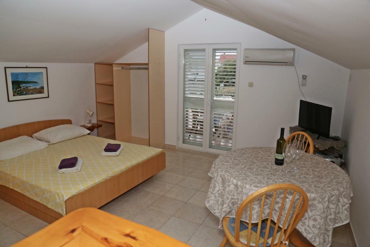 Apartments Katica Lumbarda Kültér fotó