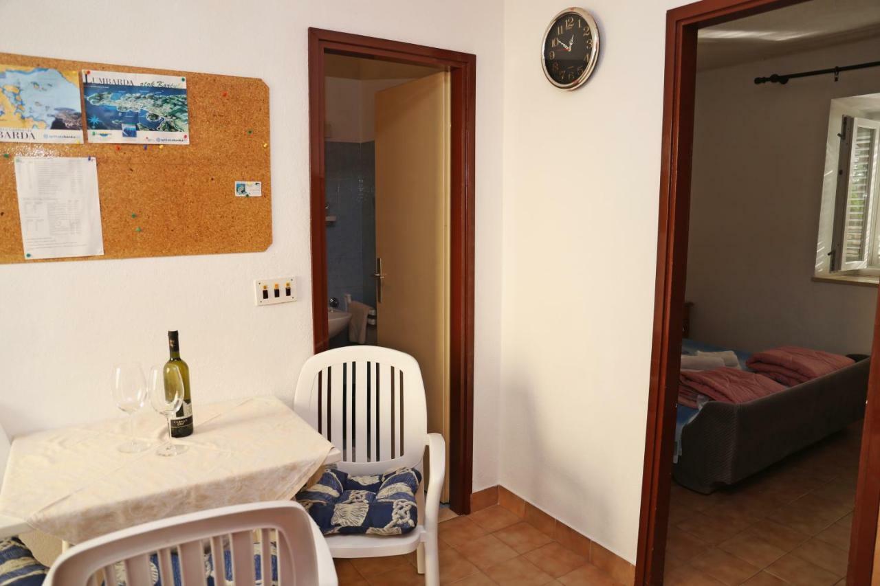 Apartments Katica Lumbarda Kültér fotó