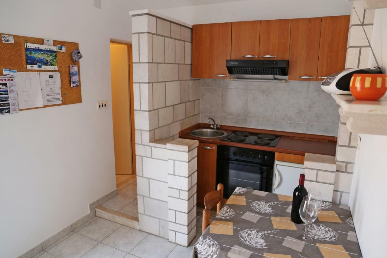 Apartments Katica Lumbarda Kültér fotó