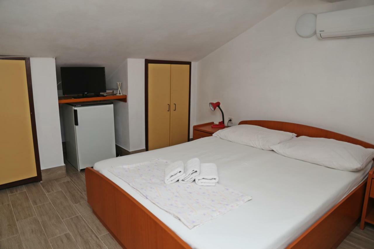 Apartments Katica Lumbarda Kültér fotó