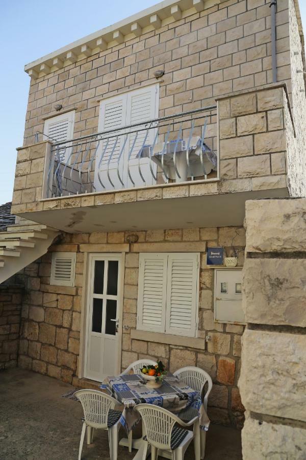 Apartments Katica Lumbarda Kültér fotó